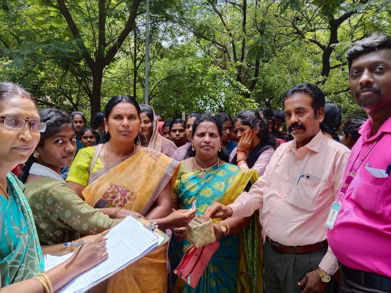 ஸ்ரீ மீனாட்சி அரசினர் மகளிர் கலைக்கல்லூரியில் கல்லூரி கலைத்திருவிழாவில்" புதையல் வேட்டைப் போட்டி