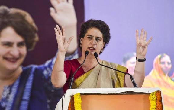 மகளிர் வாக்குகளை குறிவைத்தே பிஹார் அரசு ரூ.10,000 நிதியுதவி: பிரியங்கா காந்தி சாடல்