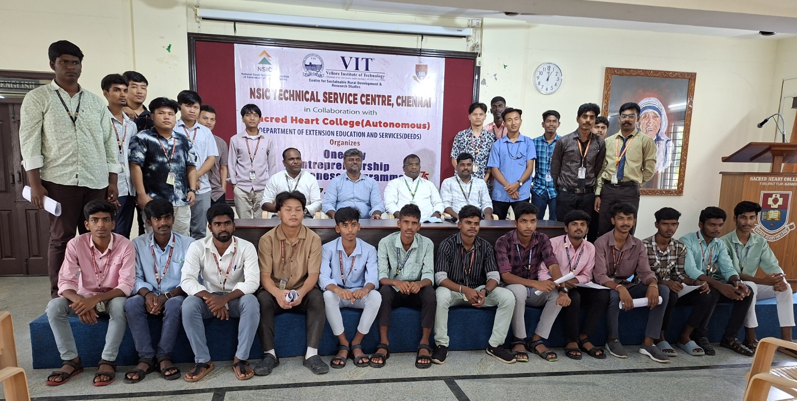 பழங்குடியின மாணவர்களுக்கான ஒரு நாள் தொழில் முனைவோர் விழிப்புணர்வு