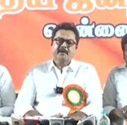 உச்சநடிகராக இருந்தபோது  எனக்கும் தான் கூட்டம்வந்தது  சரத்குமார் சொல்கிறார்