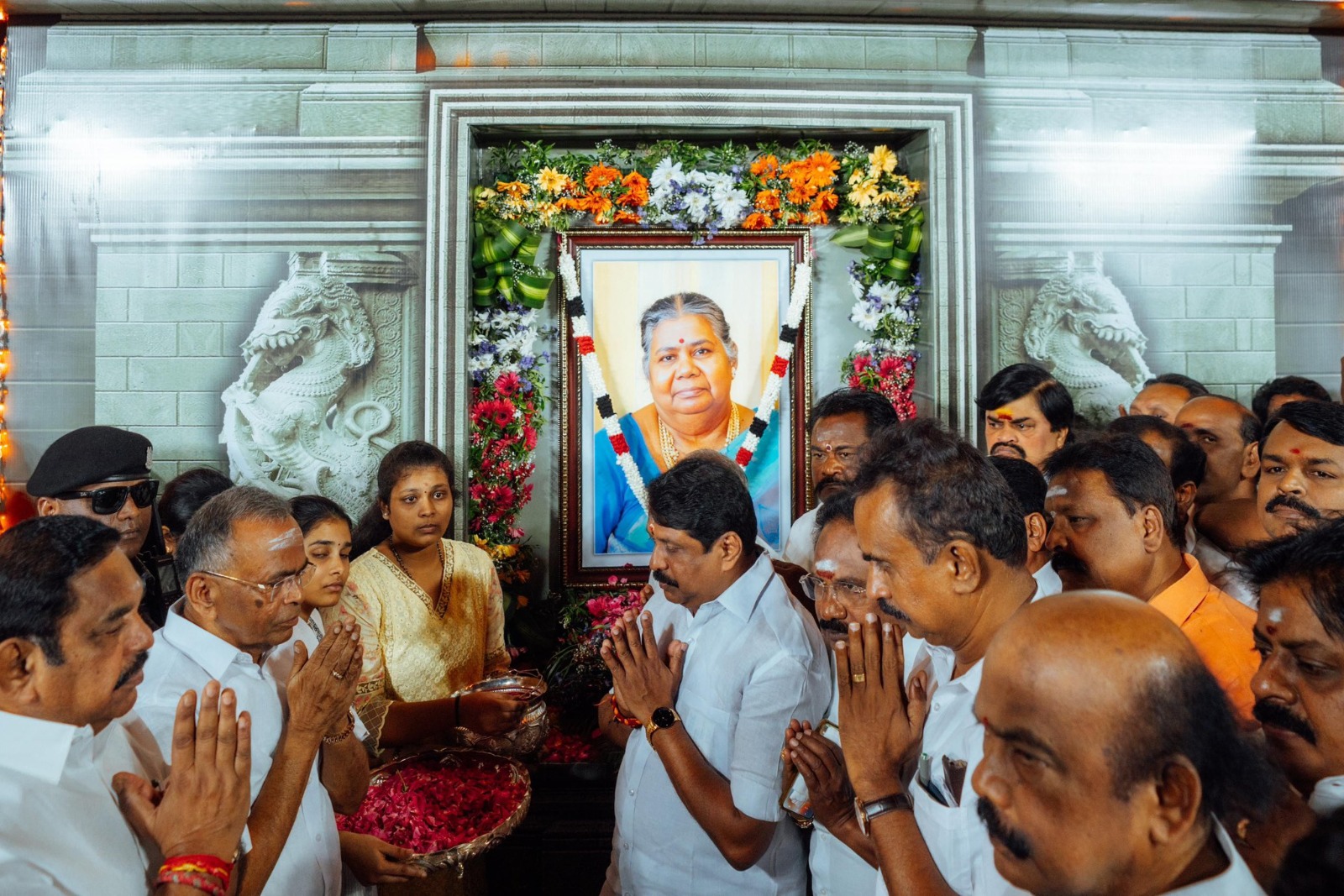 சட்டமன்ற எதிர்க்கட்சித் துணைத் தலைவர் உதயகுமார் தாயார் படத்திறப்பு