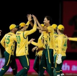 இங்கிலாந்து அணிக்கு எதிரான டி20-ல் தென் ஆப்பிரிக்கா வெற்றி