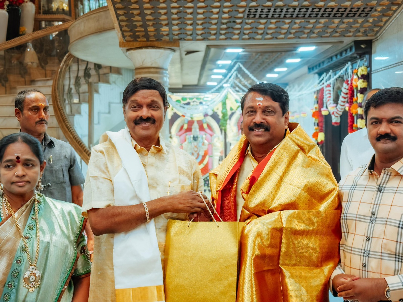 ஏசி சண்முகத்துக்கு நேற்று தமிழக பாஜக தலைவர் நயினார் நாகேந்திரன் பிறந்த நாள் வாழ்த்து