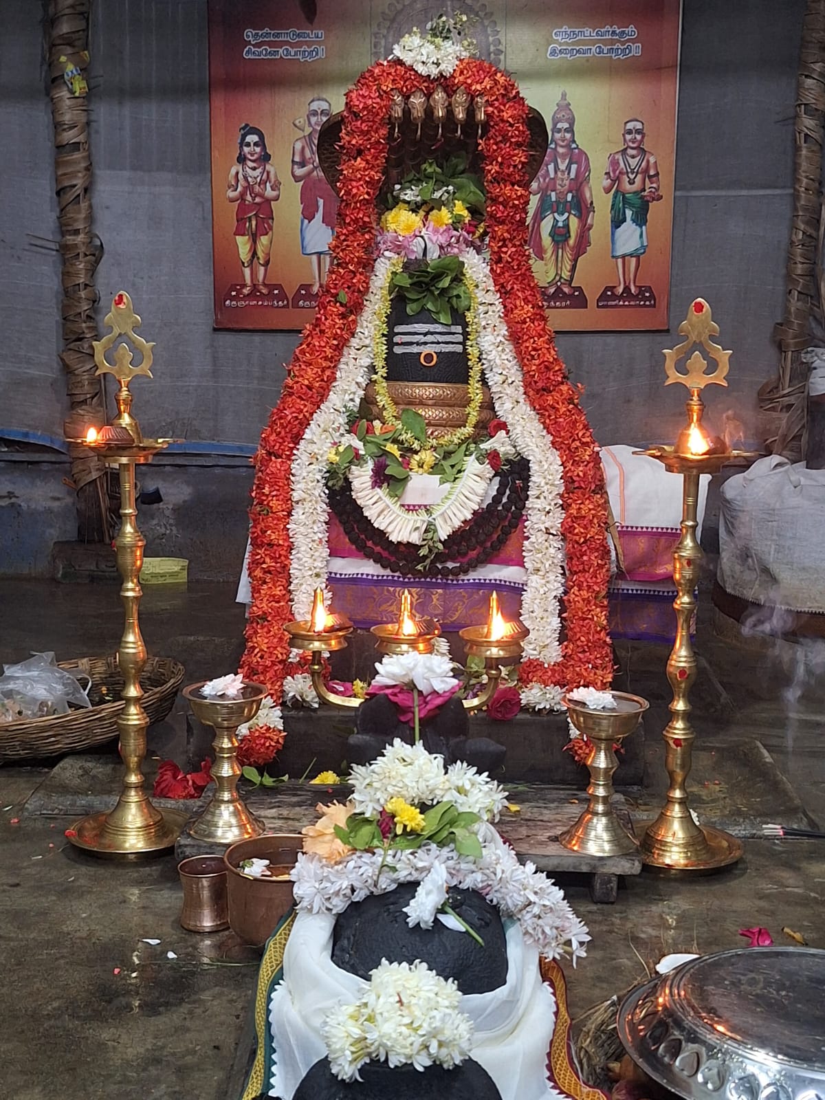 வடதண்டலம் அருள்மிகு தவ முலைநாயகி உடனுறை ஸ்ரீதண்டலேஸ்வரர் கோயிலில் பிரதோஷம் முன்னிட்டுசிறப்பு வழிபாடு: