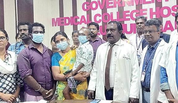 சிறுவனின் மண்டை ஓட்டை திறந்து அறுவை சிகிச்சை: விருதுநகர் அரசு மருத்​துவ கல்​லூரி மருத்​து​வ​மனை​யில் சாதனை