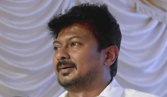 விளையாட்டு வீரர்கள் உபகரணங்கள் வாங்க ரூ. 23.21 லட்சம் நிதி உதவி: உதயநிதி வழங்கினார்