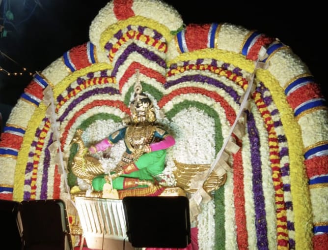 செய்யாறு -கொடநகர் பொன்னியம்மன் கோயிலில் திருவிழா முன்னிட்டு அம்மன் திருவீதி உலா: