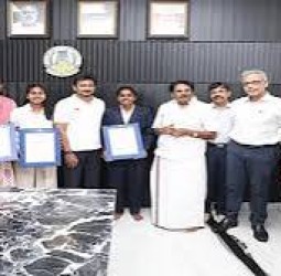 8 விளையாட்டு வீராங்கனைகளுக்கு பணி நியமன ஆணை: துணை முதலமைச்சர் உதயநிதி வழங்கினார்