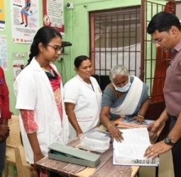 சிகிச்சைகள்பற்றி மதுரைகலெக்டர் பிரவீன்குமார் ஆய்வு