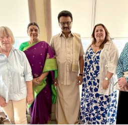 லண்டனில் முதல்வர் ஸ்டாலினை பென்னிகுயிக் குடும்பத்தினர், செயிண்ட்பீட்டர்ஸ் தேவாலயத்தைச் சேர்ந்தவர்கள் சந்தித்து நன்றி