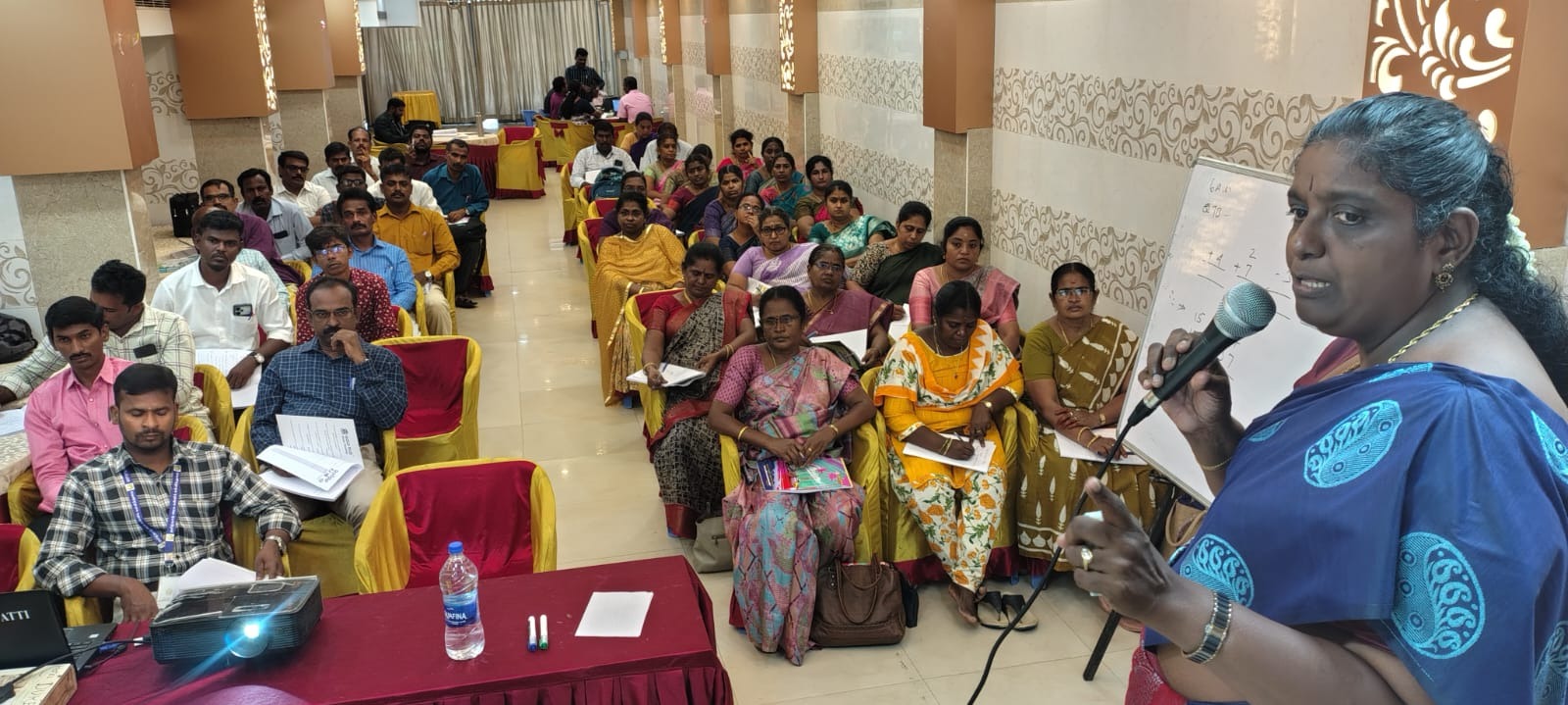 மதுரையில் நேற்று 7 மாவட்ட முதுகலை பொருளியல் ஆசிரியர்களுக்கு திறன் மேம்பாட்டு பயிற்சி