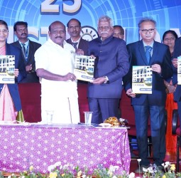 தஞ்சாவூர் அருகே புனல்குளத்தில் கிங்ஸ் பொறியியல் கல்லூரியில் வெள்ளி விழா ஆண்டு கட்டிட மாதிரி