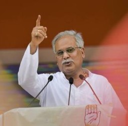 தவறான ஜிஎஸ்டியால் 8 ஆண்டுகளாக நாடு கொள்ளையடிக்கப்பட்டது” - பூபேஷ் பாகேல் விமர்சனம்