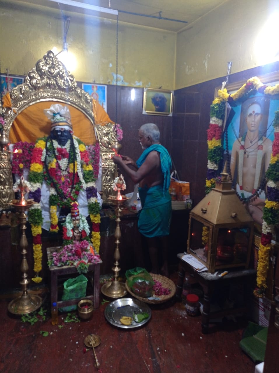 ஸ்ரீ இராமலிங்க சுவாமிகள் அருள் புரிந்த தவபீடத்தில் புரட்டாசி மாத மகாளய அமாவாசை பூஜையை முன்னிட்டு அபிஷேகம், அன்னதானம்