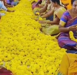 திருப்பதி கோவிலுக்கு 5 டன் சாமந்திப்பூ‌மாலை