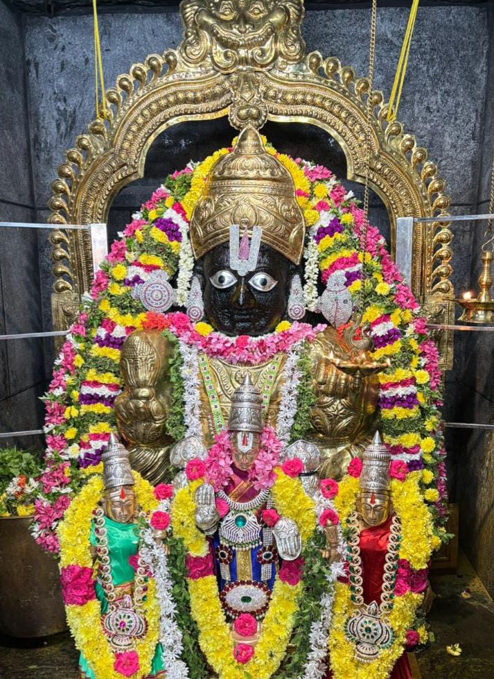 சிறப்பு திருமஞ்சனம் அலங்காரத்தில் ஸ்ரீ பூத நாராயணன்....