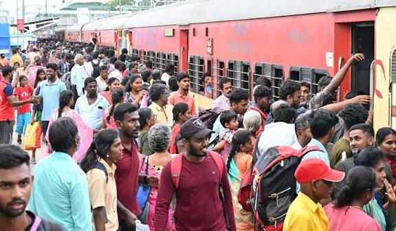 ஐஆர்சிடிசி-ல் ஆதாரை பதிவு செய்தவர்கள் மட்டுமே முதல் 15 நிமிடம் ரயில் டிக்கெட் முன்பதிவு செய்யலாம்: அக். 1 முதல் புதிய நடைமுறை