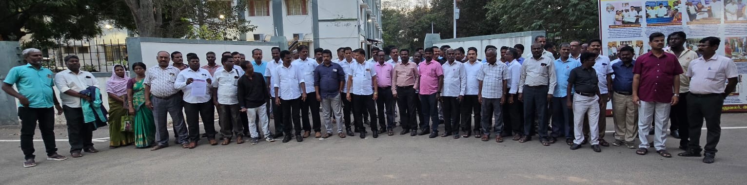 ஜாக்டோ-ஜியோ அமைப்பினர், பழைய ஓய்வூதியத் திட்டம் உள்ளிட்ட கோரிக்கைகளை வலியுறுத்தி மாவட்ட அமைப்பாளர் முருகேசன் தலைமையில் ஆர்ப்பாட்டம்