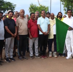 ஆரோக்கிய நடைபயிற்சியை முன்னாள் மத்திய இணையமைச்சர் பழனி மாணிக்கம் துவக்கி வைத்தார்