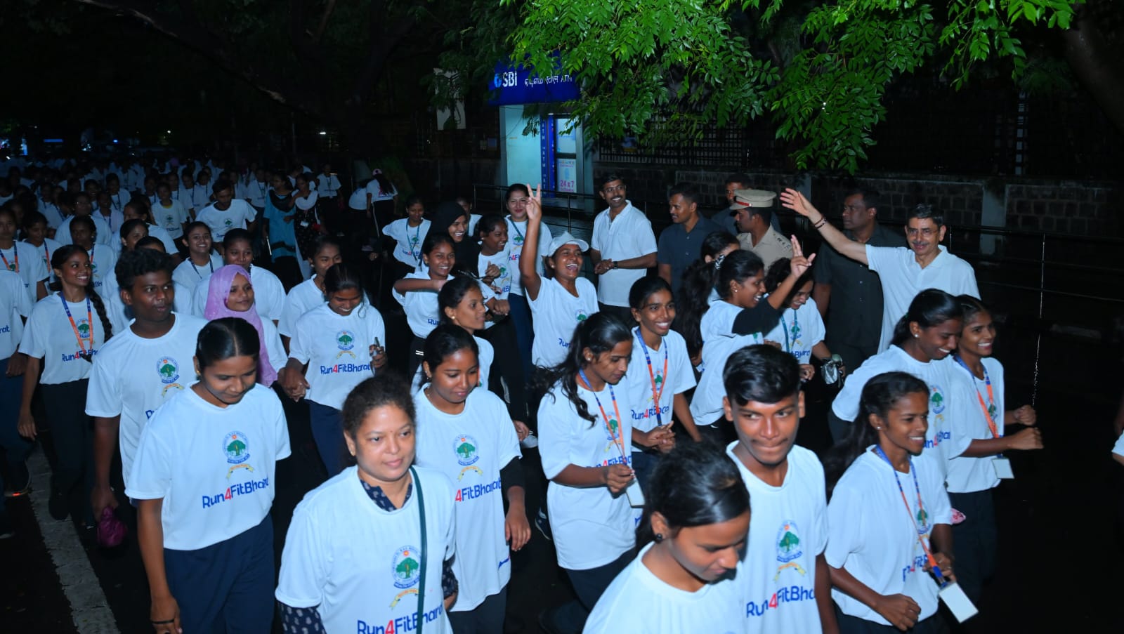 2000 -க்கும் மேற்பட்ட இளம் வயதினர் மற்றும் உடற்பயிற்சி ஆர்வலர்கள் பங்கேற்ற ‘ரன் 4ஃபிட் இந்தியா’ மாரத்தான்