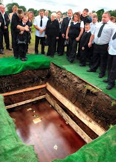 ஆறடி *நிலமே* சொந்தமடா.!