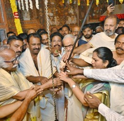 பத்மநாபபுரம் அரண்மனையில் நடந்த திருவிதாங்கூர் மன்னர் உடைவாள் மாற்றும் நிகழ்வு