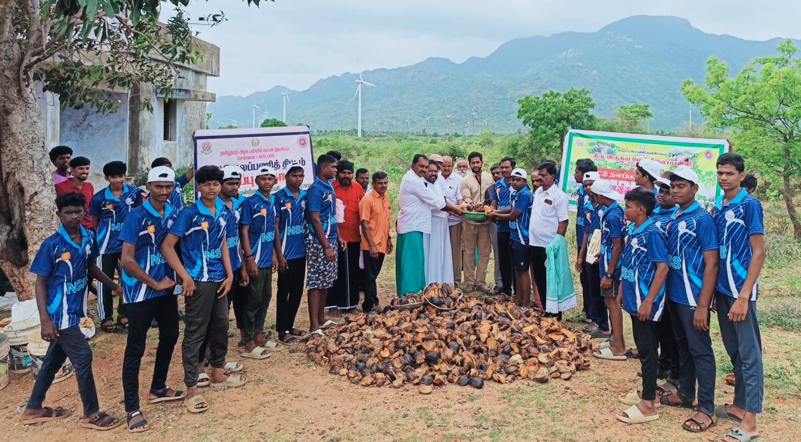 திருஇருதய மேல்நிலைப்பள்ளி நாட்டு நலப்பணித் திட்ட சிறப்பு முகாம்