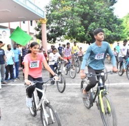 பேரறிஞர் அண்ணா மிதிவண்டி போட்டி