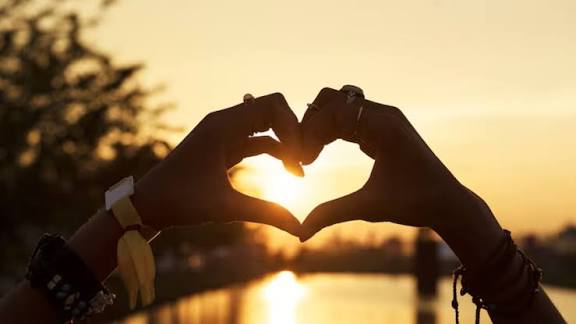 காதல் என்ன சாபமா ??