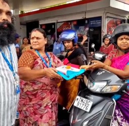 சாலை பாதுகாப்பு குறித்து விழிப்புணர்வு