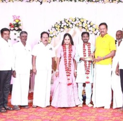 வந்தவாசி: காங்கிரஸ் பிரமுகர் திருமண நிகழ்வில் பங்கேற்ற எம்பிக்கள்