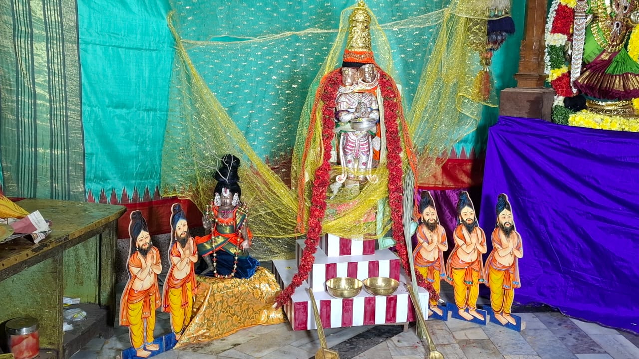 ஸ்ரீராமஸ்வாமி கோவில் கும்பகோணம்.நவராத்ரி 2ம் திருநாள்   புத்ரகாமேஷ்டி யாகம்