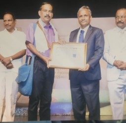 இராமனூத்து அரசு ஆரம்பப்பள்ளி தலைமையாசிரியருக்கு ஆசிரியர் தினத்தன்று "ஆசிரியர் செம்மல்" விருது வழங்கி கௌரவிப்பு