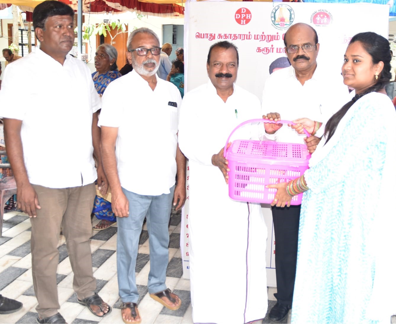 சின்னதாராபுரத்தில் நேற்று நடந்த நலம் காக்கும் ஸ்டாலின் மருத்துவ முகாம்