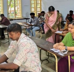 குரூப் 2 தேர்வை குமரி கலெக்டர் அழகுமீனா ஆய்வு