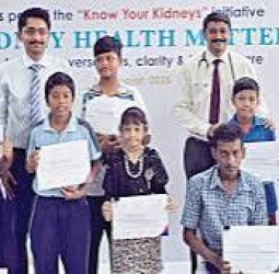கியூரி மருத்துவமனை சார்பில் சிறுநீரக விழிப்புணர்வு நிகழ்ச்சி: மாணவர்கள் பங்கேற்பு