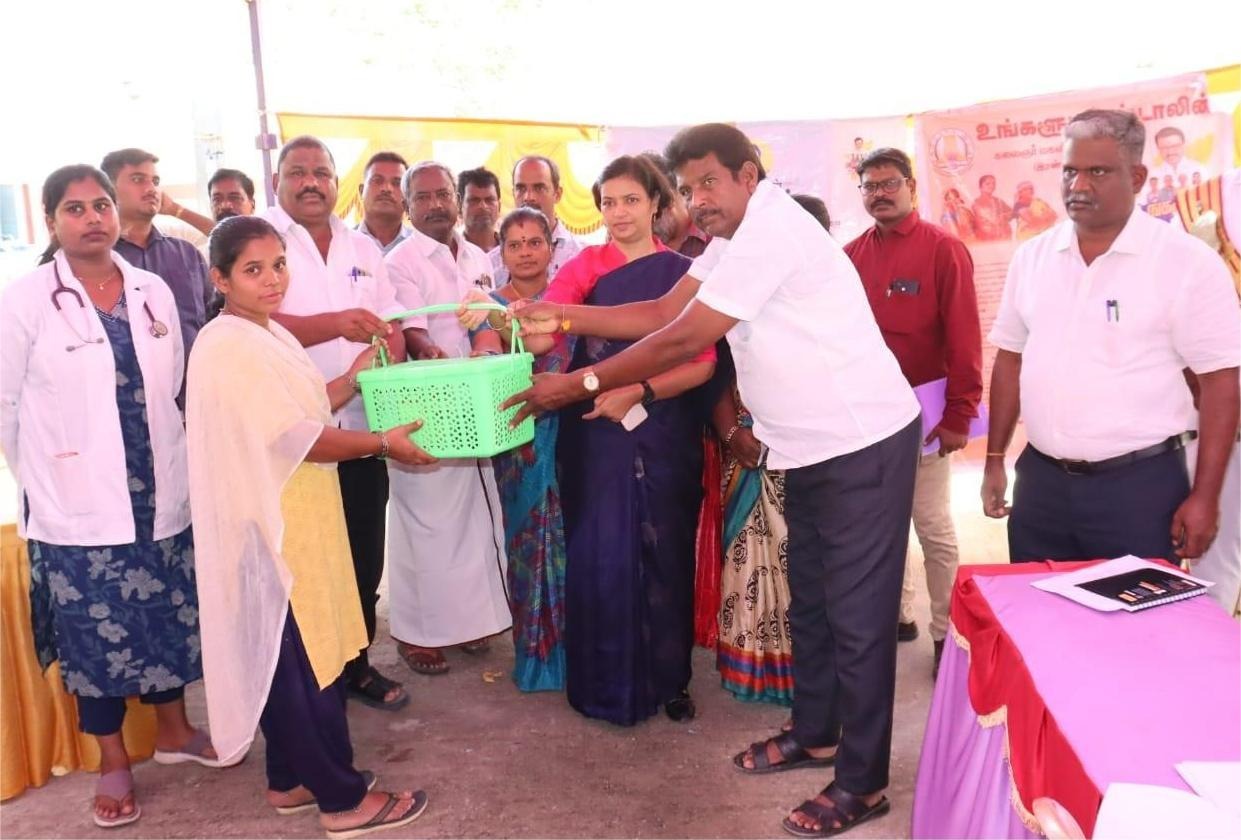 ராணிப்பேட்டை மாவட்டம் வி.சி.மோட்டூர் ஊராட்சியில் ‘உங்களுடன் ஸ்டாலின்’ திட்ட முகாம்