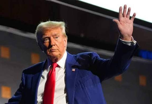 வெளிநாட்டில் தயாரிக்கப்படும் படங்களுக்கு 100 சதவீதம் வரி - டிரம்ப் அறிவிப்பு