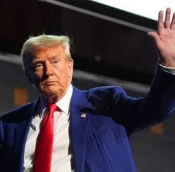 வெளிநாட்டில் தயாரிக்கப்படும் படங்களுக்கு 100 சதவீதம் வரி - டிரம்ப் அறிவிப்பு