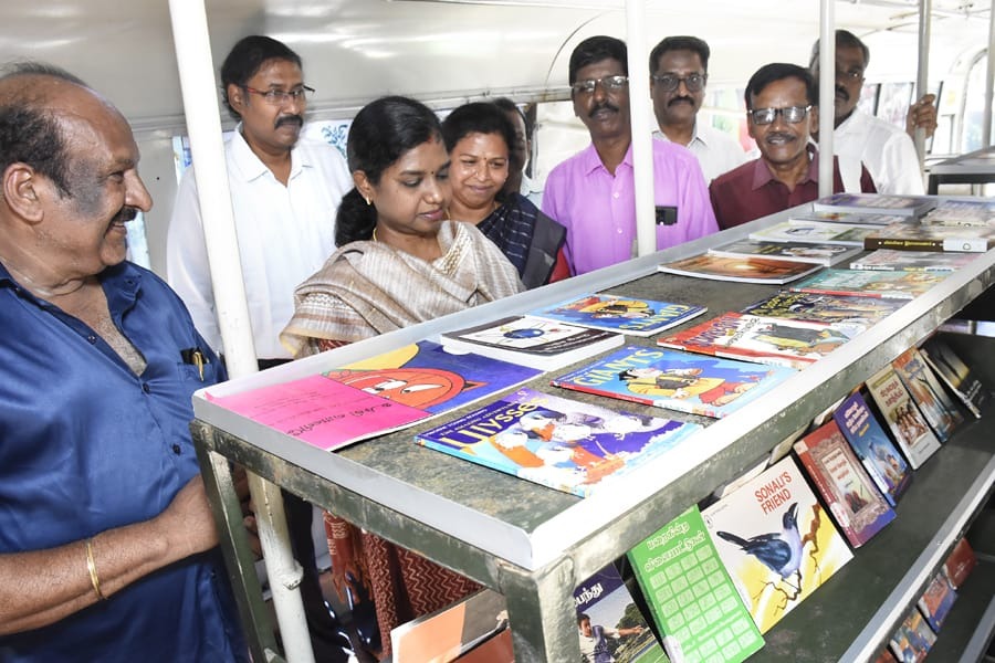 புதுக்கோடையில் இருந்து புறப்பட்ட புத்தகத் திருவிழா விழிப்புணர்வு பிரச்சாரம்