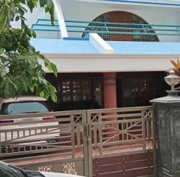 நாமக்கல்லில் கோழிப் பண்ணை அதிபர் வீடு, அலுவலகத்தில் வருமானவரித் துறை சோதனை