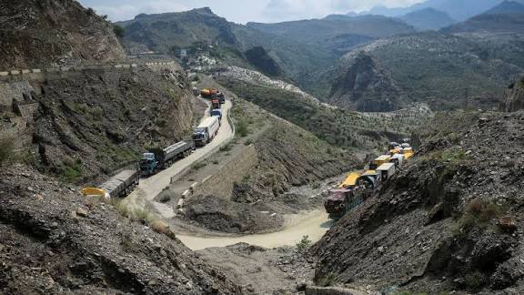 கைபர் பக்துன்வாவில் பாக். விமானப்படை குண்டுவீச்சு: 30 பேர் உயிரிழப்பு