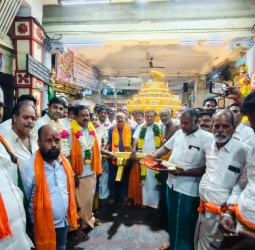 மேல்மலையனூரில் பிரதமர் நரேந்திர மோடி பிறந்தநாள் தங்கத்தேர் இழுப்பு