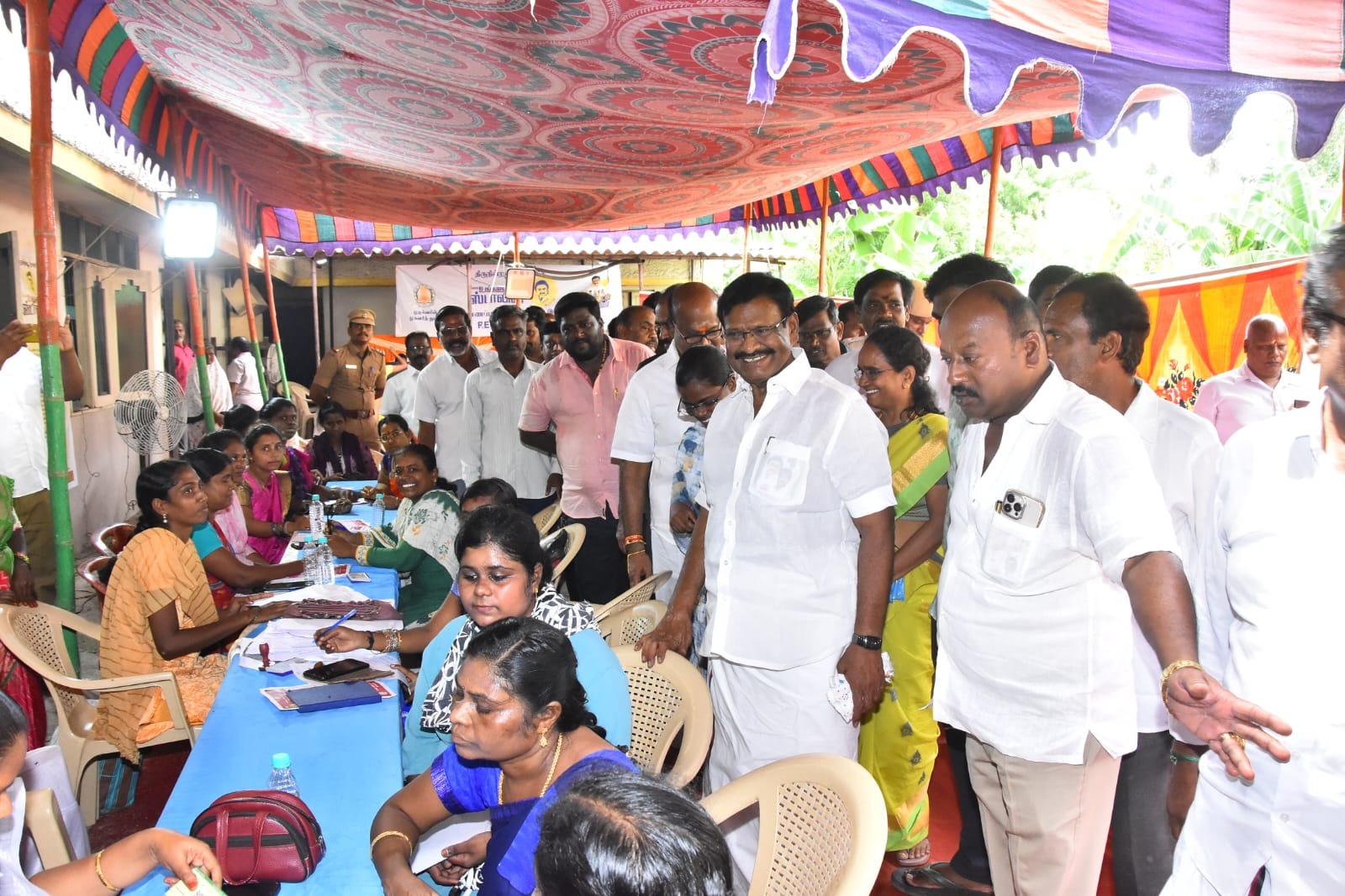 திருநின்றவூர் நகராட்சியில் நேற்று உங்களுடன் ஸ்டாலின் திட்ட முகாம்