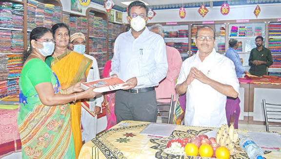 தஞ்சாவூர் கோ-ஆப் டெக்சில்  ரூ.2.30 கோடி தீபாவளி விற்பனை இலக்கு