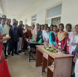 அரசு கல்லூரி கலைத்திருவிழாவில் நெருப்பில்லாத சமையல் போட்டி