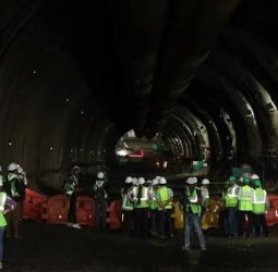 மும்பை - அகமதாபாத் புல்லட் ரயில் திட்டம்: 2027 டிசம்பரில் முதல்கட்ட ரயில் பாதை திறப்பு