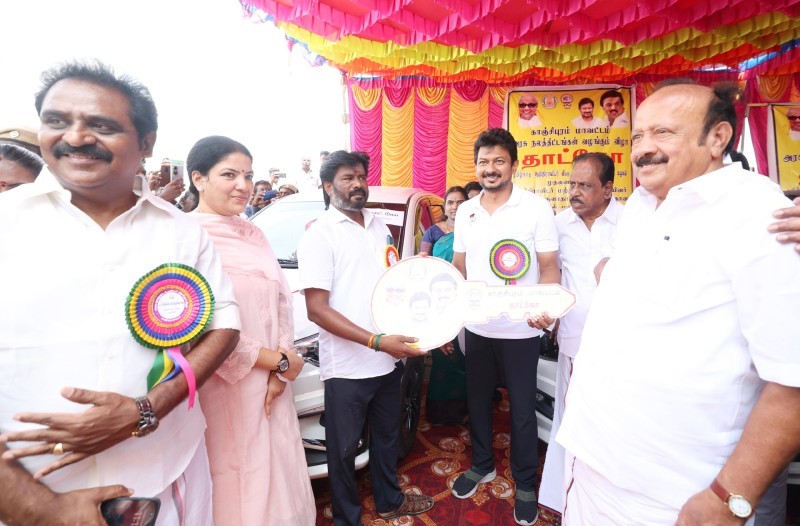 பல்வேறு துறைகளின் சார்பில் நலத்திட்ட உதவிகளை துணை முதல்வர் உதயநிதி வழங்கினார்