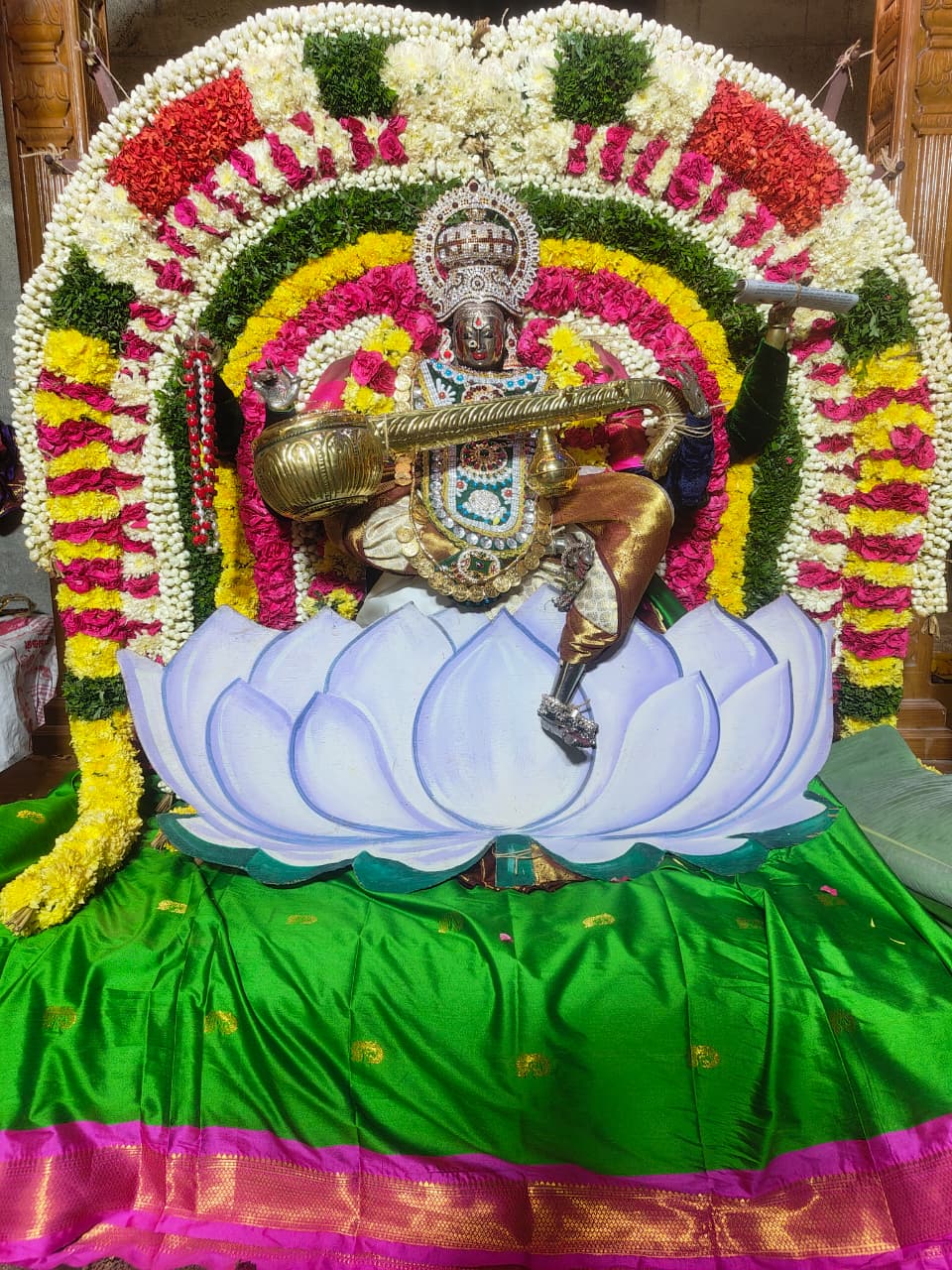 ஸ்ரீ சரஸ்வதி அலங்காரத்தில் சிறுவாச்சூர் ஸ்ரீ மதுர காளியம்மன்