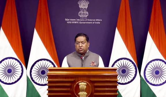 ஜனவரியில் இருந்து 2,417 இந்தியர்களை அமெரிக்கா நாடு கடத்தியதாக மத்திய அரசு தகவல்